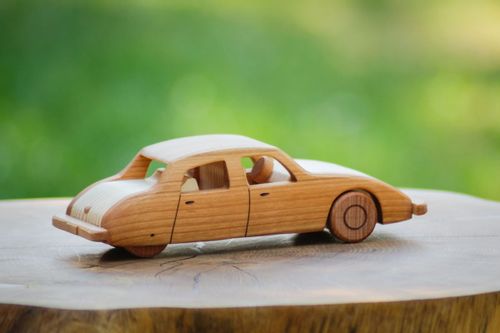 Model samochodu Citroen DS na Arena.pl