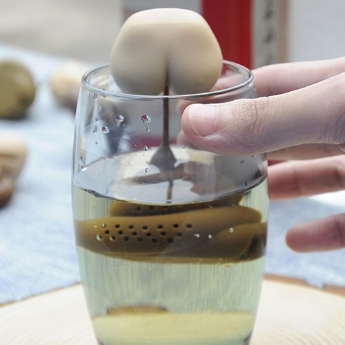 Zaparzacz do herbaty - tyłek robiący kupę (Brązowy) na Arena.pl