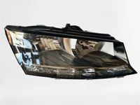 Skoda Fabia III 18- Reflektor Przedni lampa przednia prawy
