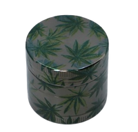 Metalowy Młynek do Tytoniu Suszu CBD Srebrny z Kolorowymi Listkami Grinder