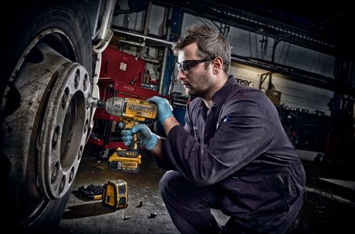 UDAROWY KLUCZ AKUMULATOROWY DO KÓŁ Dewalt DCF899P1 5Ah na Arena.pl