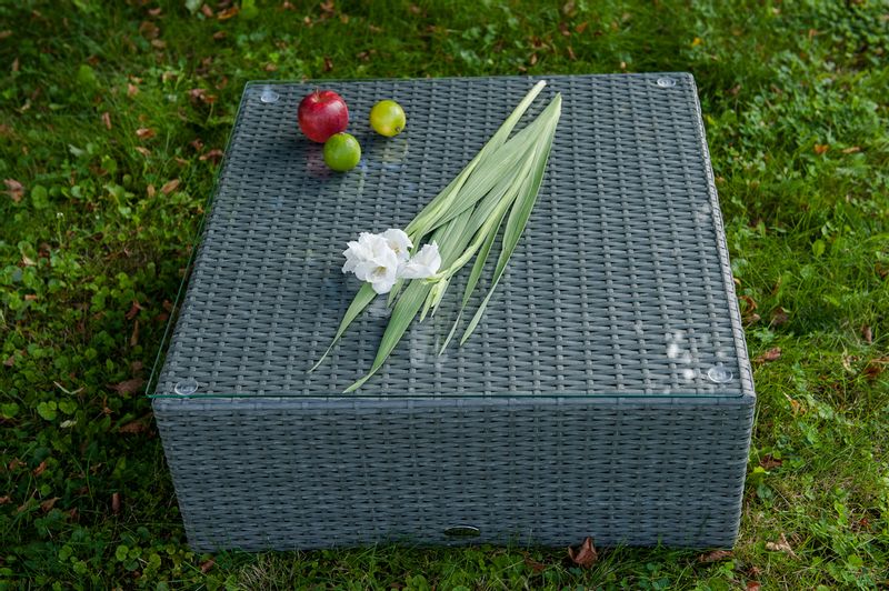 Stolik z szarego technorattanu zdjęcie 2