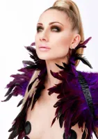 feather shoulder wrap elegancka narzutka z pior czarna uniwersalna