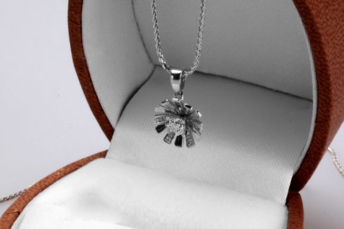 Wisiorek Staviori WBD1880 na Arena.pl