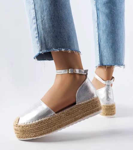 Srebrne espadryle na platformie Clousson 41 na Arena.pl