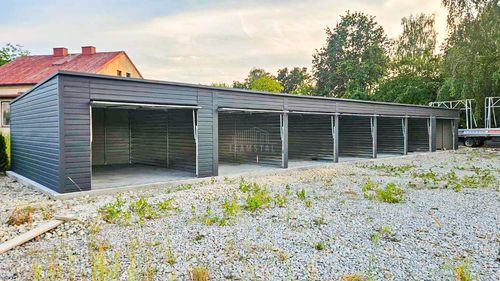 Rząd garaży 24x5,5m 7x brama uchylna antyracyt - dach spad w tył TS871 na Arena.pl