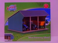 Garaz na trzy duze traktory 610193 45153.