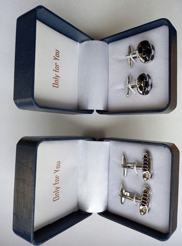 Srebrne spinki do koszuli Piłka Nożna Korkotrampki dla piłkarza kibica na Arena.pl