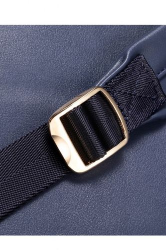 Błyszczący niebieski plecak na Arena.pl