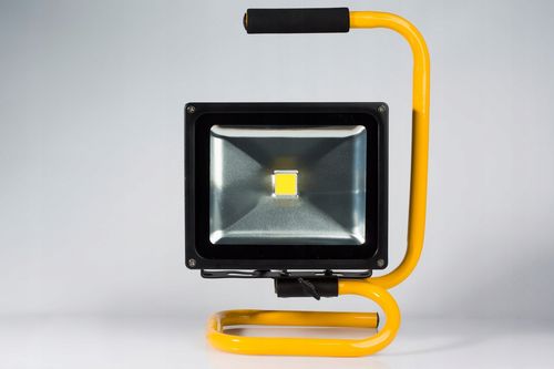 VOLTENO REFLEKTOR LED 30W PRZENOŚNY na Arena.pl