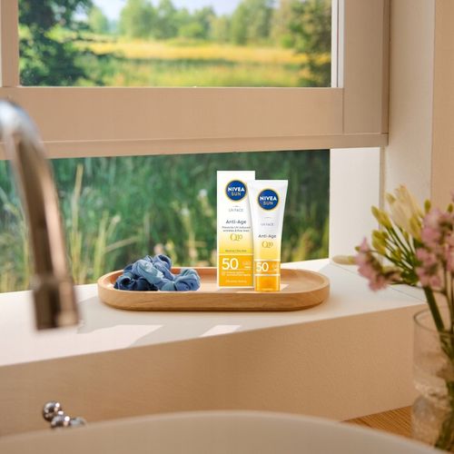 NIVEA SUN Krem do twarzy przeciwsłoneczny przeciwzmarszczkowy SPF50 50ml na Arena.pl