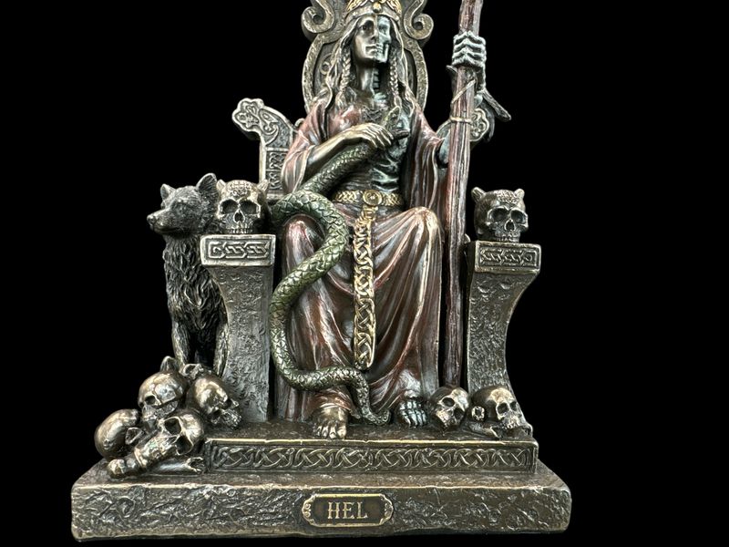 BOGINI HEL SIEDZĄCA NA TRONIE VERONESE WU77869A4 zdjęcie 9