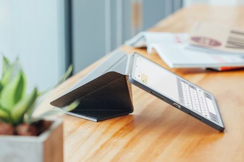 Moshi VersaCover - Etui origami iPad Pro 10.5 na Arena.pl