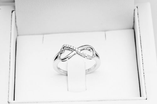 Złoty pierścionek PBD3907 - Diament na Arena.pl