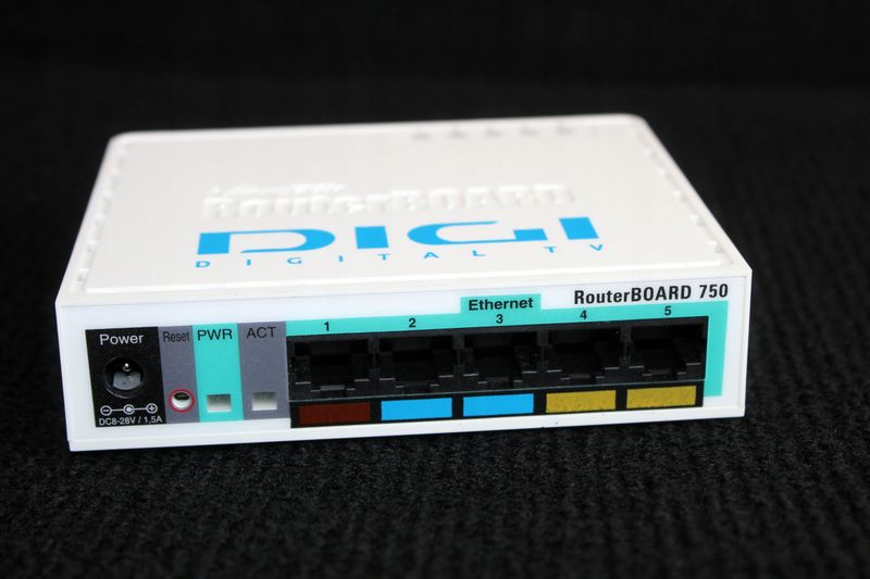 Router MikroTik RB750 1x POE zdjęcie 5