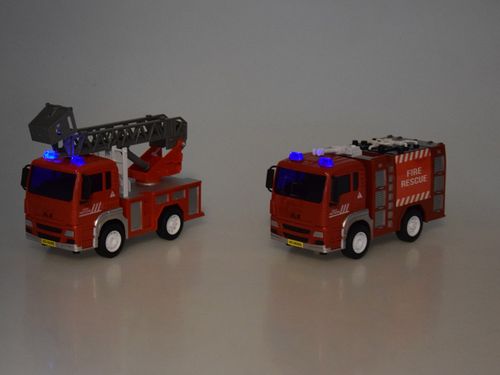ZESTAW POJAZDY STRAŻACKIE Z DŹWIĘKIEM AKCESORIA na Arena.pl