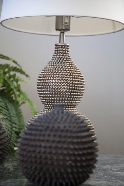 Abażurowa lampa stołowa Lofty 4001840-6508 do salonu biała srebrna zdjęcie 4