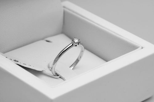 Złoty pierścionek PBD4103 - Diament na Arena.pl