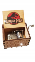 POZYTYWKA DREWNIANA Z MUZYKĄ Z FILMU JURASSIC PARK THEME MUSIC BOX