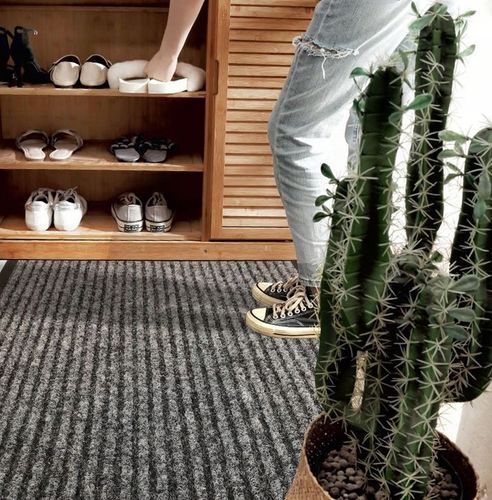 Wycieraczka mata do butów pod drzwi prążkowana szara zewnętrzna 120 x 180cm na Arena.pl