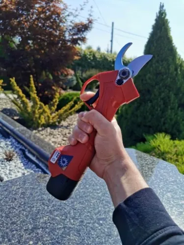 SEKATOR AKUMULATOROWY KOWADEŁKOWY NOŻYCE OGRODOWE ELEKTRYCZNE 2X BATERIA na Arena.pl