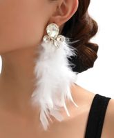 błyszczące kolczyki białe z piórkami ślubne eleganckie GLAMOUR boho damskie