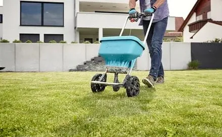Siewnik ręczny do nawozów piasku nasion trawy XL Gardena 18l Uniwersalny na Arena.pl