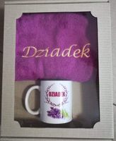 zestaw prezentowy lawendowy ręcznik 50 x 100 cm + kubek dla dziadka