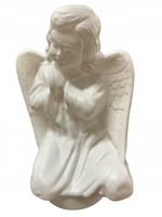 aniołek plastikowy biały klęczący stroiki ozdoba 14,5 x 9 cm