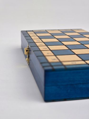 TURKUSOWE Szachy drewniane Królewskie 31x31 we wkładce PRODUCENT na Arena.pl