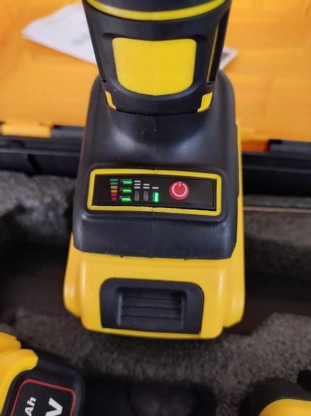 SZLIFIERKA AKUMULATOROWA KĄTÓWKA MOCNA 1280W AKU 2X5AH +10 TARCZ DEWALT zdjęcie 7