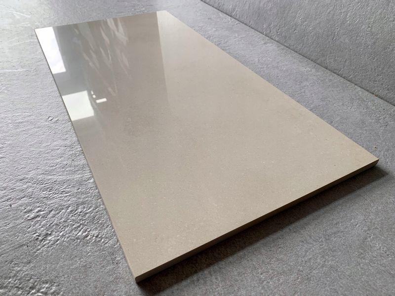 GRUBY jasny gres polerowany 120x60 - WYSOKI POŁYSK zdjęcie 1