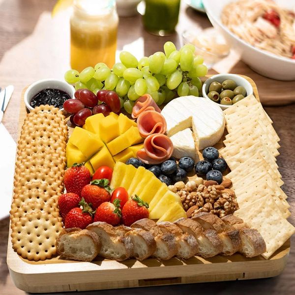 Deska do wędlin i serów z miseczkami do dipów zdjęcie 12