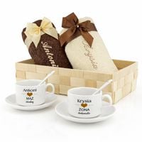 Prezent na Ślub dla Młodej Pary na Rocznicę + HAFT Ręczniki Filiżanki