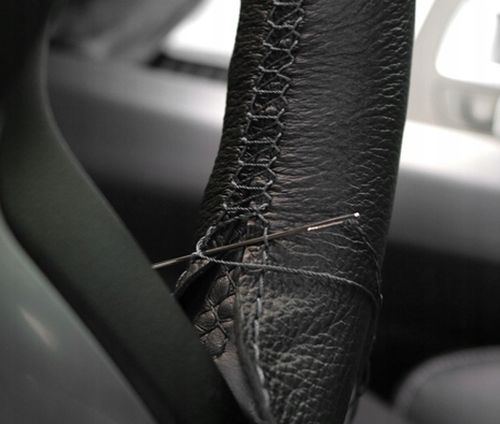 POKROWIEC NA KIEROWNICĘ CZARNY na Arena.pl