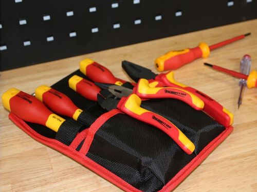Zestaw narzędzi izolowanych / Kieszeń z narzędziami izolowanymi 1kV 7szt na Arena.pl