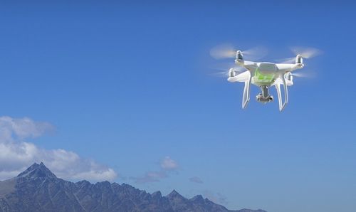 Dron DJI Phantom 4 na Arena.pl