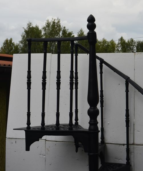 SCHODY KRĘCONE FI 1,36 M - WZÓR NR 2 - 1 TRALKA NA STOPNIU ŻELIWNE zdjęcie 10