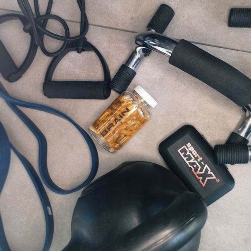 nowmax BRAIN LEPSZA PRACA MÓZGU KONCENTRACJA 90 KAPS + nowmax Pill Box na Arena.pl