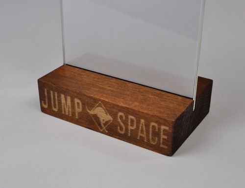 stojak na menu ulotkę plexi + drewniana podstawka z grawerem DL 10 szt na Arena.pl