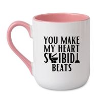 KUBEK "YOU MAKE MY HEART SKIBIDI BEATS" Wzór - Elegant Coffee Różowy 330 ml