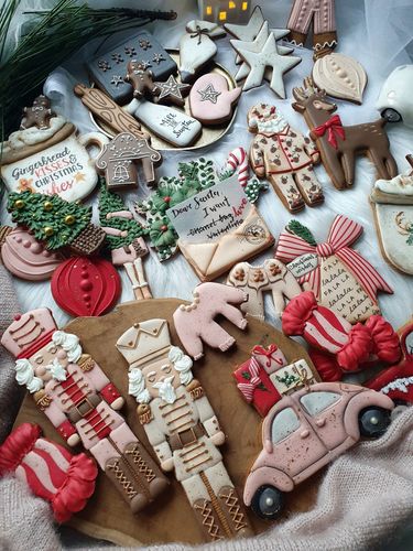 PIERNICZEK DZIADEK DO ORZECHÓW RÓŻOWY W PUDEŁKU na Arena.pl