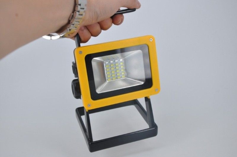 Akumulatorowy halogen LED 10W 24 smd+flash+dodatki zdjęcie 2