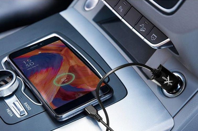 Ładowarka samochodowa do telefonu iPhone Lightning 2.1A zdjęcie 3