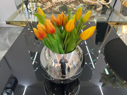 Srebrny wazon ze stali osłonka na Arena.pl