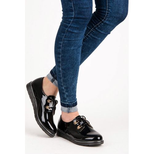 Lakierowane półbuty r.41 na Arena.pl