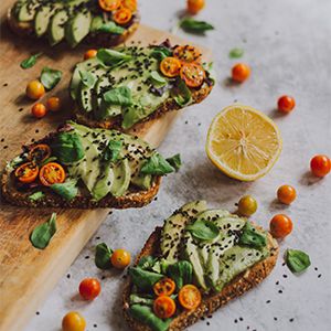 ROBOT PLANETARNY KUCHENNY MIKSER BLENDER UGNIATARKA DO CIASTA 1300W 6,2L na Arena.pl