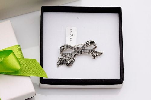 Srebrna broszka Staviori na Arena.pl