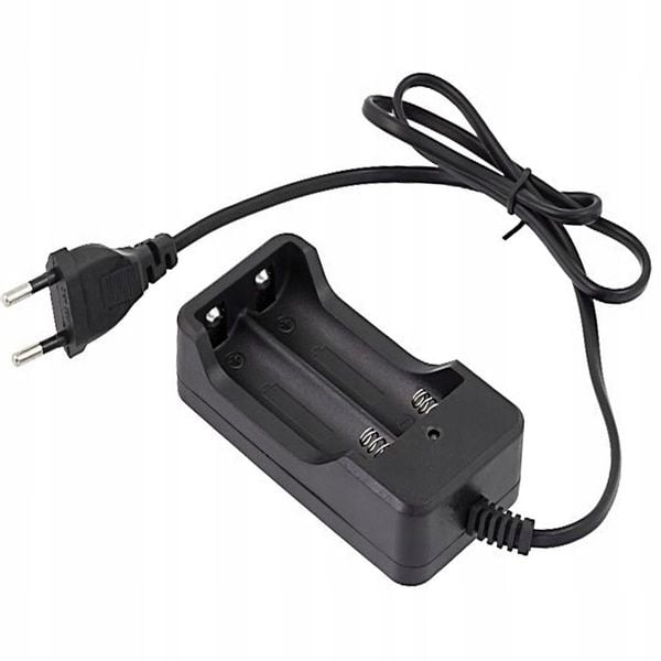 ŁADOWARKA DO AKUMULATORKÓW OGNIW 18650 3.7V 4.2V zdjęcie 1