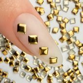 ShinePins gładkie ćwieki ozdoby do paznokci kwadratowe large NTN Nr 3 5g